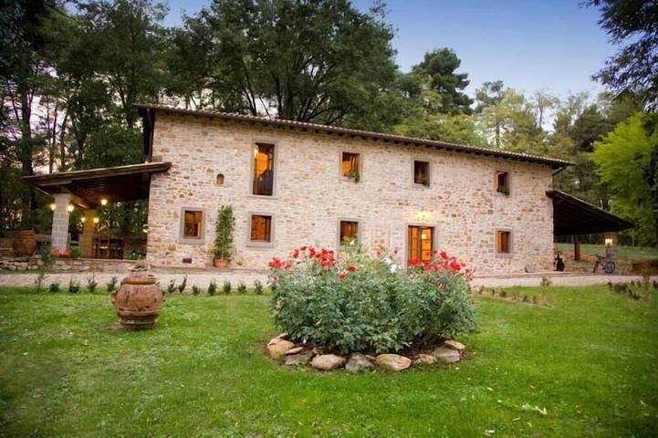 Agriturismo für 2 Personen, mit Garten und Whirlpool in der Toskana