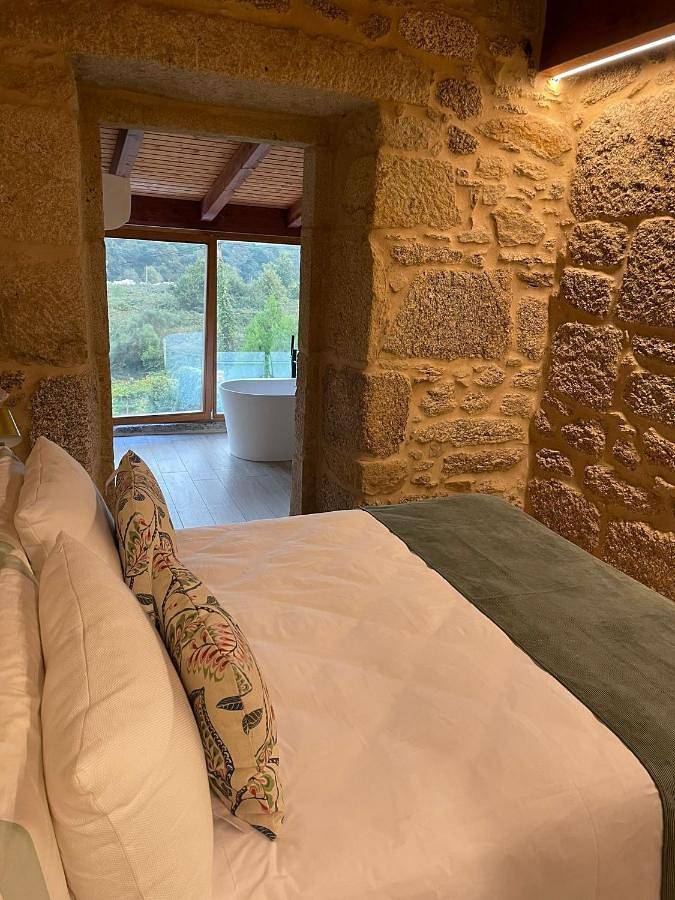 Hotel para 2 personas, con balcón además de vistas y jardín en Comarca de Vigo - 3