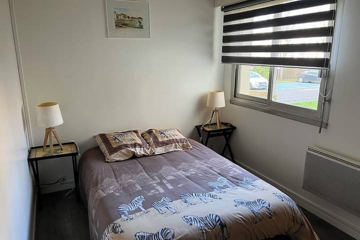 Appartement entier, Zénith/Stade/Parc expo/Palais des Sports, Apt 2 ch 4pers parking privé in Caen, Région de Caen