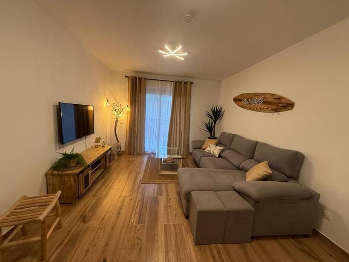 Apartamento para 4 personas, con Balcón y Terraza además de Piscina y Vistas en Chiva