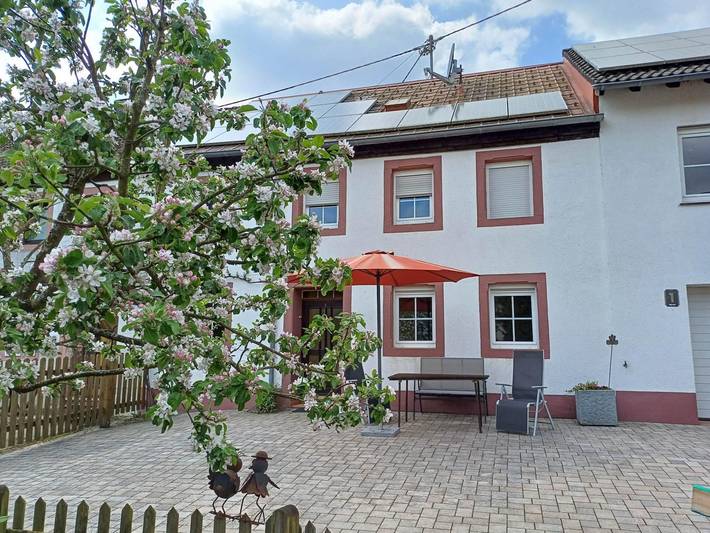 Ferienhaus für 2 Personen, mit Terrasse und Garten