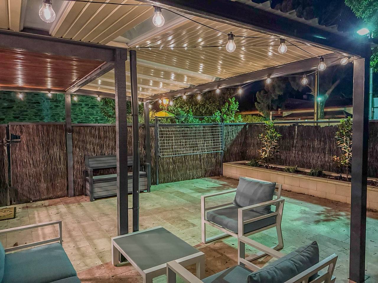 Entire apartment, Bright & Airy Adelaide Retreat with Courtyard in North Adelaide, Adelaide