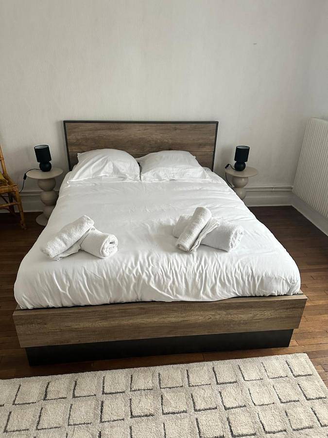 Appartement entier, Two-Bedroom Apartment in Saint-Pierre-des-Corps, Région de Tours