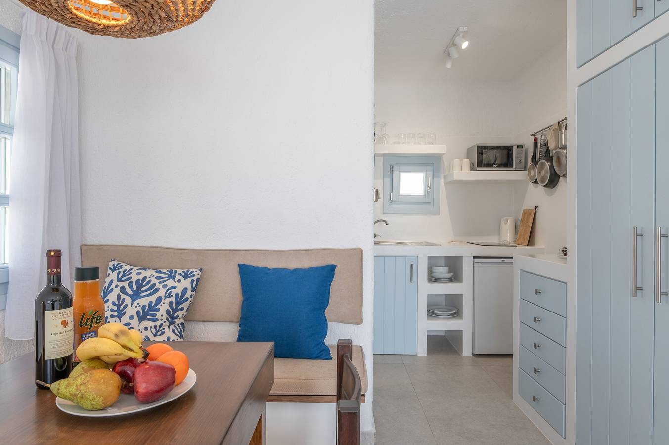 Droomachtig Myconisch Studio – Zwembad, Strand & Luxe, foto 8