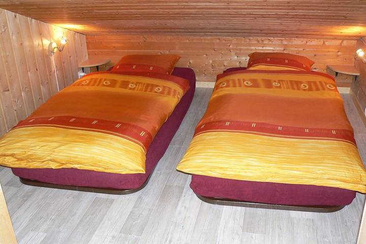 Gîte pour 8 personnes, avec balcon et jardin dans Champoussin - 4