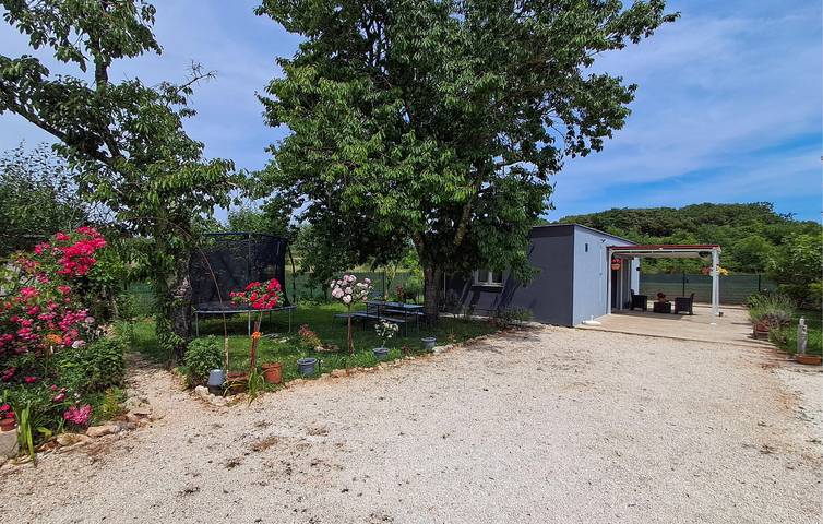 Bungalow für 3 Personen, mit Terrasse in Pula - 2