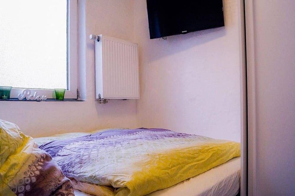 2-Bett-Appartement Black Beauty, Dusche/Wc - Apartments Lilienhof in Burg Eltz, Münstermaifeld
