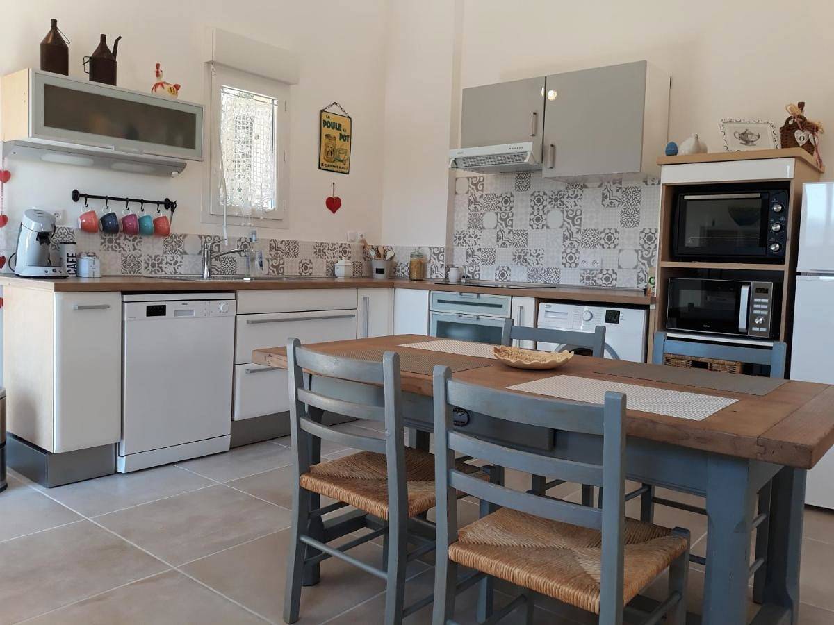 Two-Bedroom House in Peypin, Côte méditerranéenne (France)