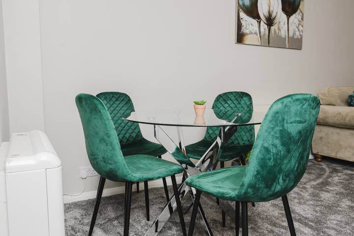 Location de vacances pour 7 personnes, avec jardin, adapté aux familles à Corby