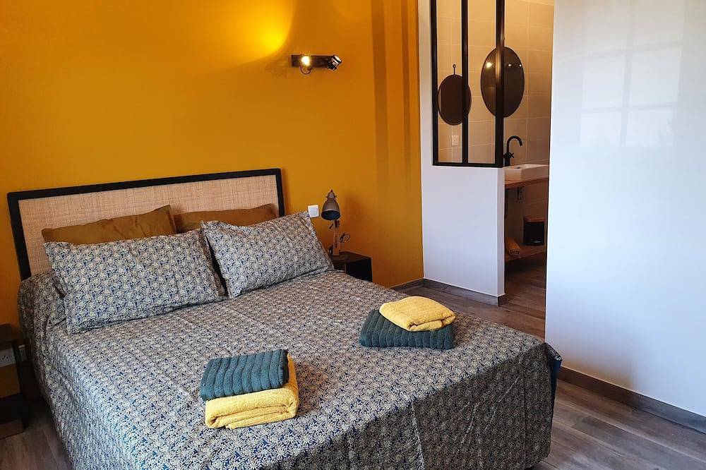 'Un Mas en Provence' gite and balneotherapy for two in Carpentras, Parc naturel régional du Mont-Ventoux