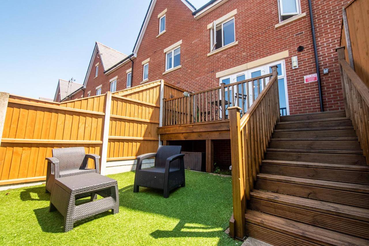 Three-Bedroom Townhouse facing the Sea in Felixstowe, Suffolk