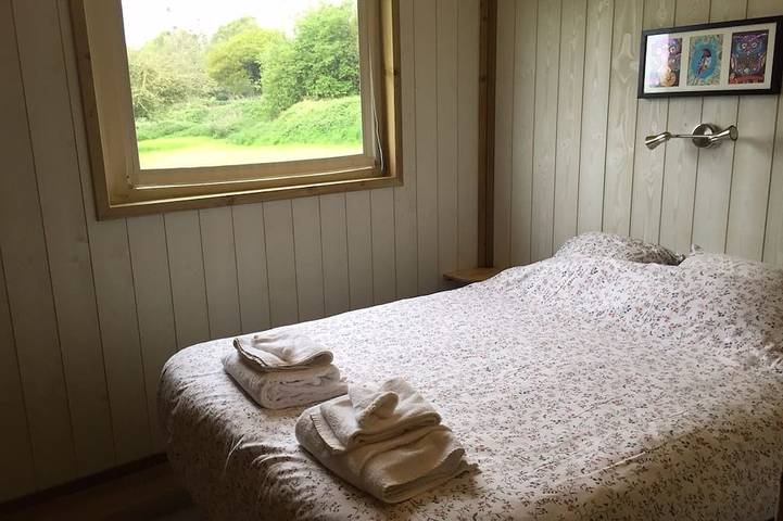 Gîte pour 6 personnes, avec piscine et terrasse à Hénansal - 2