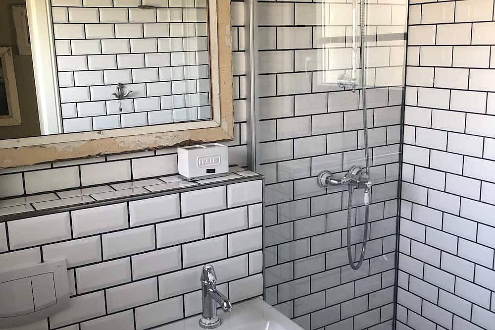 Das Rote Haus hinterm Deich in Simonsberg, Halbinsel Eiderstedt