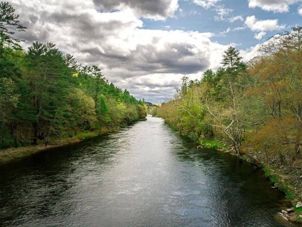 The Enchanted Cottage & Hot Tub in Masthope, Pike County