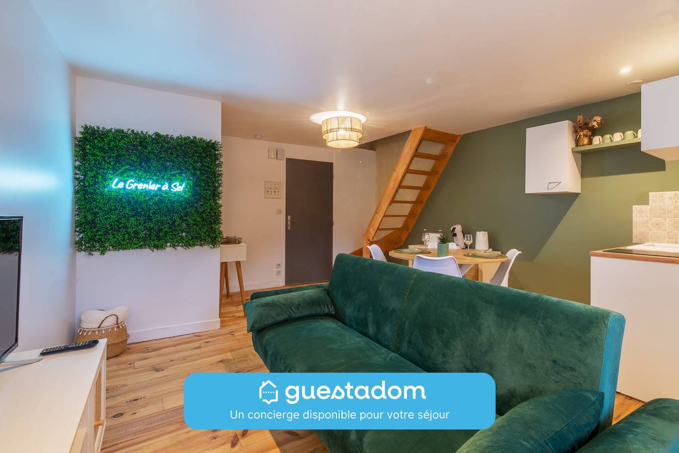 Ganze Wohnung, Le Grenier à Sel - Centre historique in Sainte-Suzanne, Mayenne