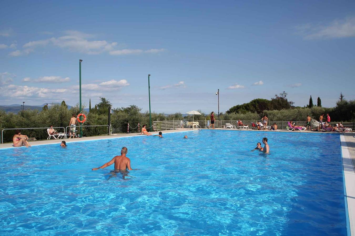 Ganze Ferienwohnung, Ferienwohnung mit Komfort und Sat-Tv in Manerba del Garda, Gardasee-Berge