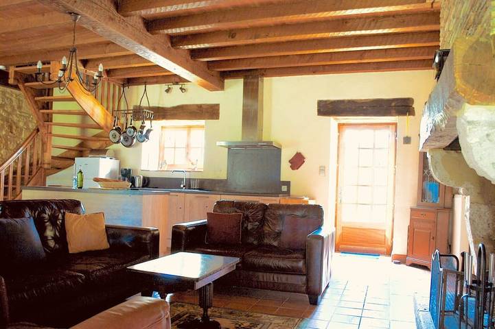 Gîte pour 6 personnes, avec jacuzzi ainsi que jardin et piscine à Saint-Avit-Sénieur - 2