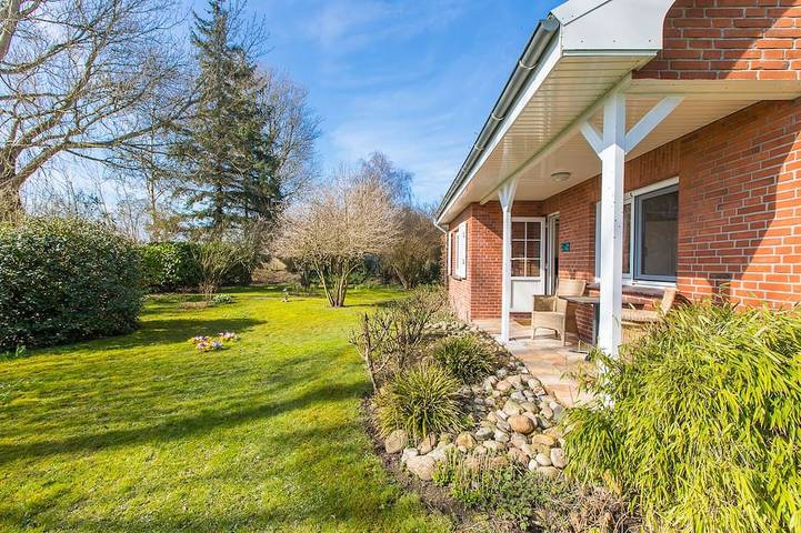 Ferienhaus für 4 Personen, mit Garten in Osterhever