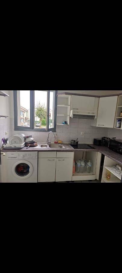 Appartement entier, Bel Bedroom in Cergy, Val-d'Oise