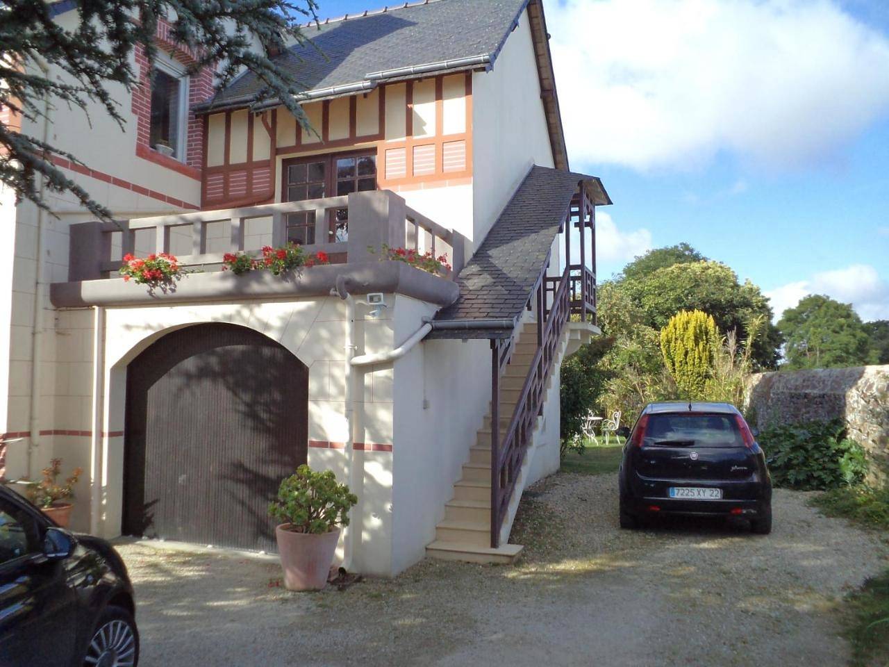 Appartement entier, Studio - Split Level in Étables-sur-Mer, Côte de Goëlo