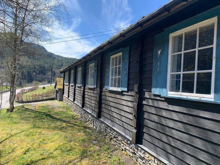 Ferienhaus für 13 Personen, mit Whirlpool und Terrasse sowie Garten und Ausblick in Voss