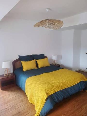 Location de vacances pour 6 personnes, avec jardin dans Le Puy-Saint-Bonnet