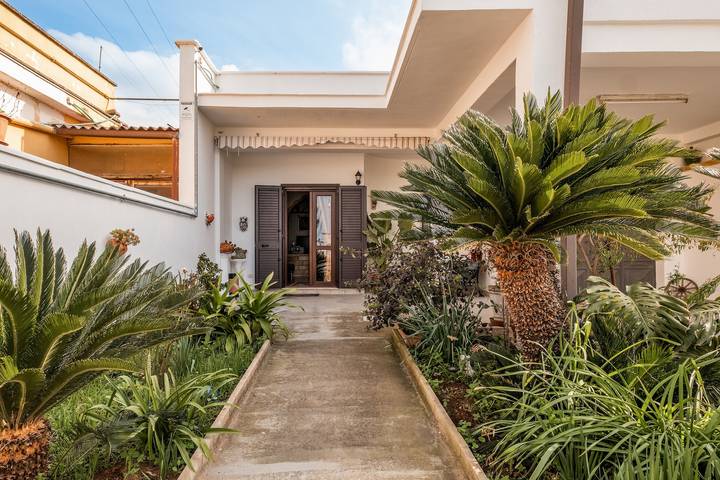 Casa vacanza per 6 persone, con Giardino a Salice Salentino