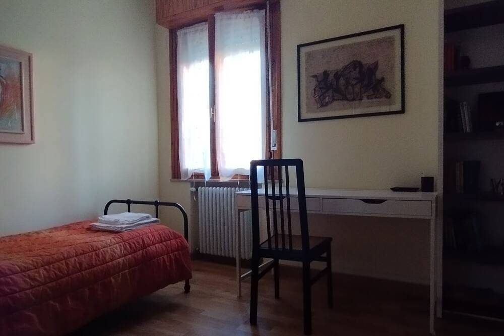 Appartement entier, Civic 51. Apartment in Sassuolo in Sassuolo, Province de Modène