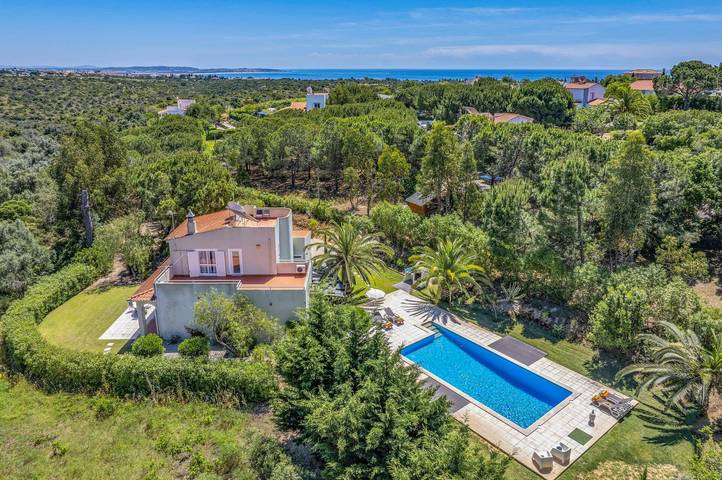 Villa para 6 pessoas, com Jardim em Caramujeira