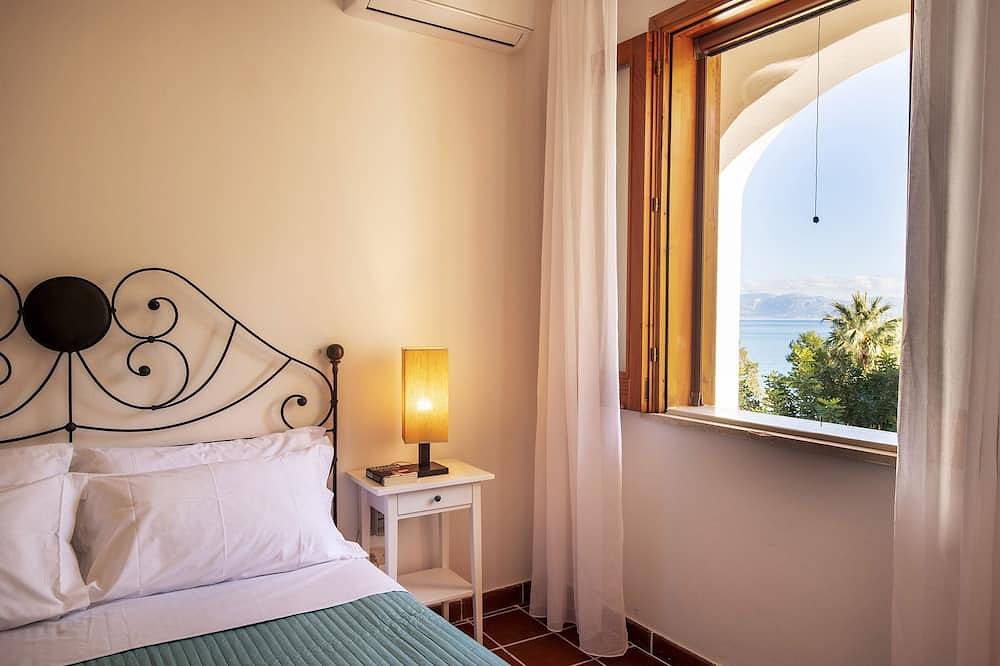Lovely villa with splendid sea view and direct access to beach in Scopello, Castellammare del Golfo