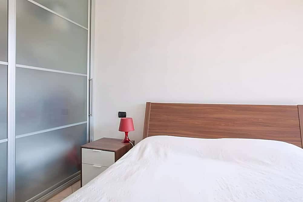 Ganze Wohnung, Golf House - Gemütliche Wohnung - Swimmingpool - 40 m 2 Terrasse - Blick auf die Hügel in Polpenazze del Garda, Gardasee-Berge