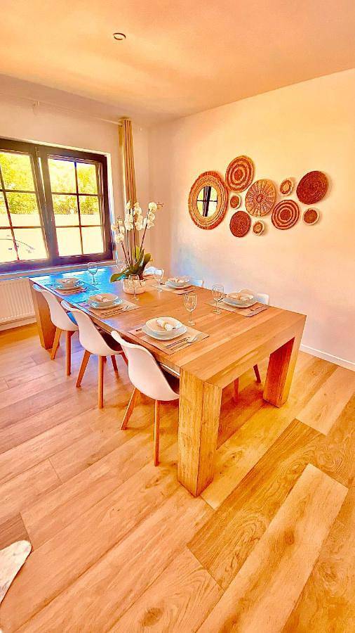 Location de vacances pour 6 personnes, avec piscine ainsi que vue et jardin dans Tilff - 3