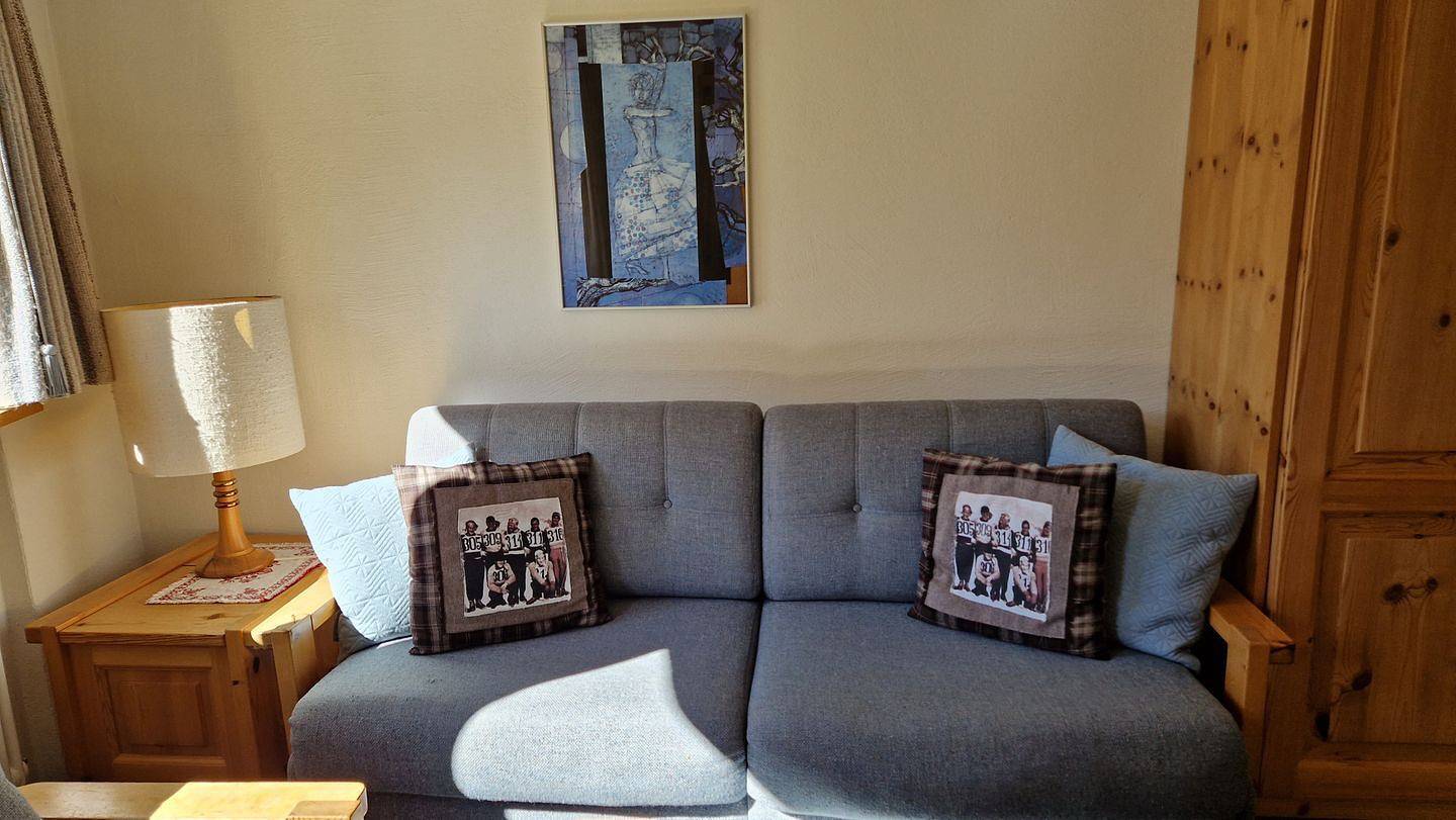 Ganze Wohnung, 2 1/2-Zimmerwohnung; Parterre; gedeckte Terrasse; grosszügiges Wohn-/Esszimmer in Silvaplana, Sankt Moritz