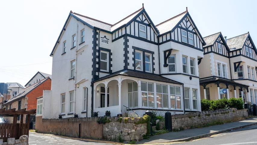 Cottage for 14 people in Colwyn Bay