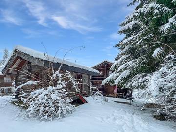 Location de vacances pour 7 personnes, avec jardin, animaux acceptés à Bagnes