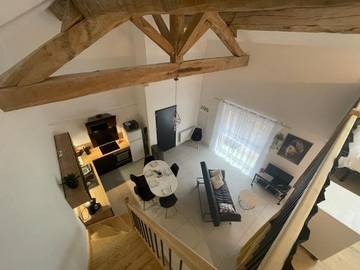 Gîte pour 5 personnes, avec jacuzzi ainsi que piscine et jardin à Beynost