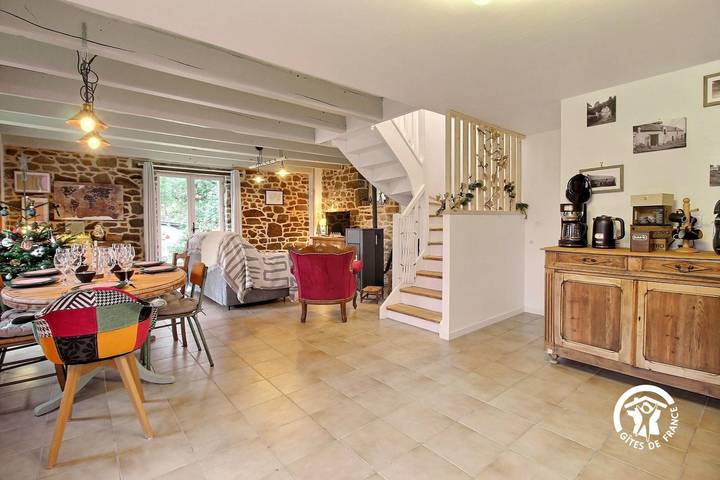 Gîte pour 4 personnes, avec jacuzzi ainsi que jardin et piscine, animaux acceptés à Ploërdut - 4