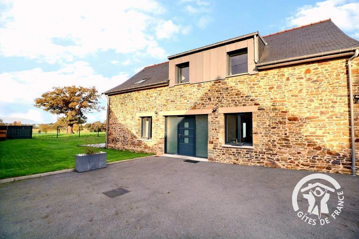 Gîte pour 9 personnes, avec terrasse et jardin ainsi que jacuzzi et sauna en Bretagne - 4