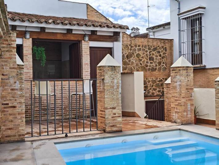 Casa rural con piscina para 17 personas, con vistas además de balcón y piscina en Sierra de Aracena y Picos de Aroche - 3