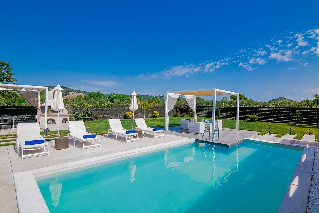 Madini Luxury Villa with free Pool Heating in Βανάτο, Ζάκυνθο