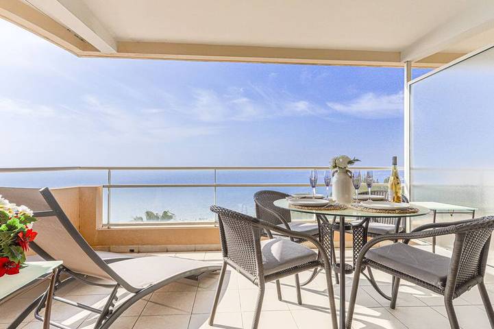 Appartement de vacances pour 5 personnes, avec terrasse et piscine à Cap-d'Ail