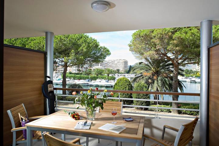 Gîte pour 6 personnes, avec Balcon et Piscine dans Port de Cannes Marina