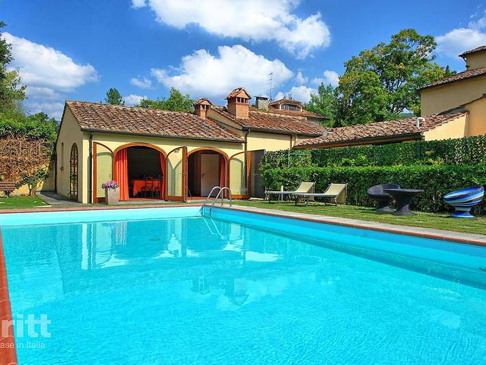 Ferienhaus für 18 Personen, mit Balkon/Terrasse und Terrasse sowie Pool - 1