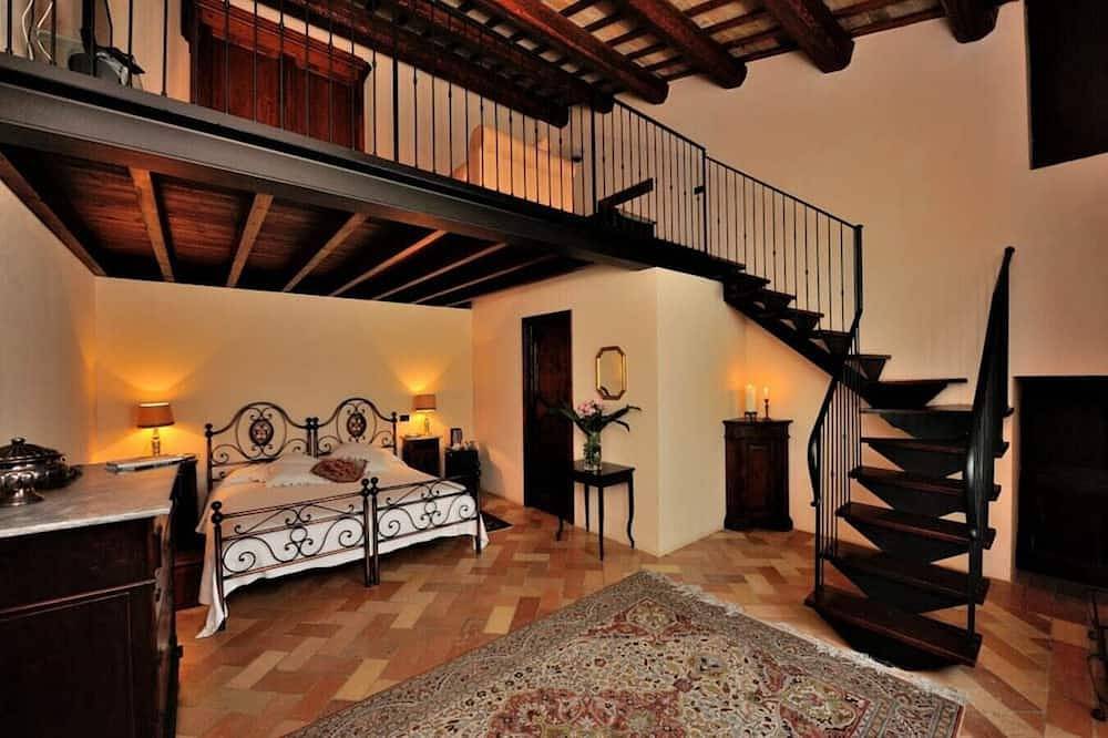 Villa Baci - Large private property with two pools in Montemaggiore al Metauro, Colli al Metauro