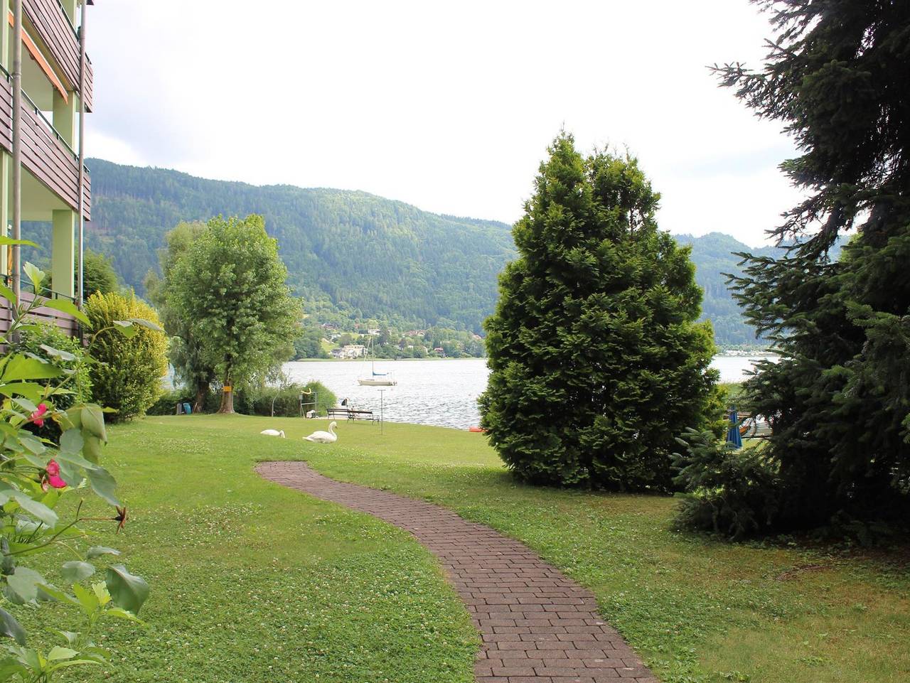 Ganze Ferienwohnung, Apartment Zeber - Direkt am See! - Apartment in Bodensdorf, Gerlitzen