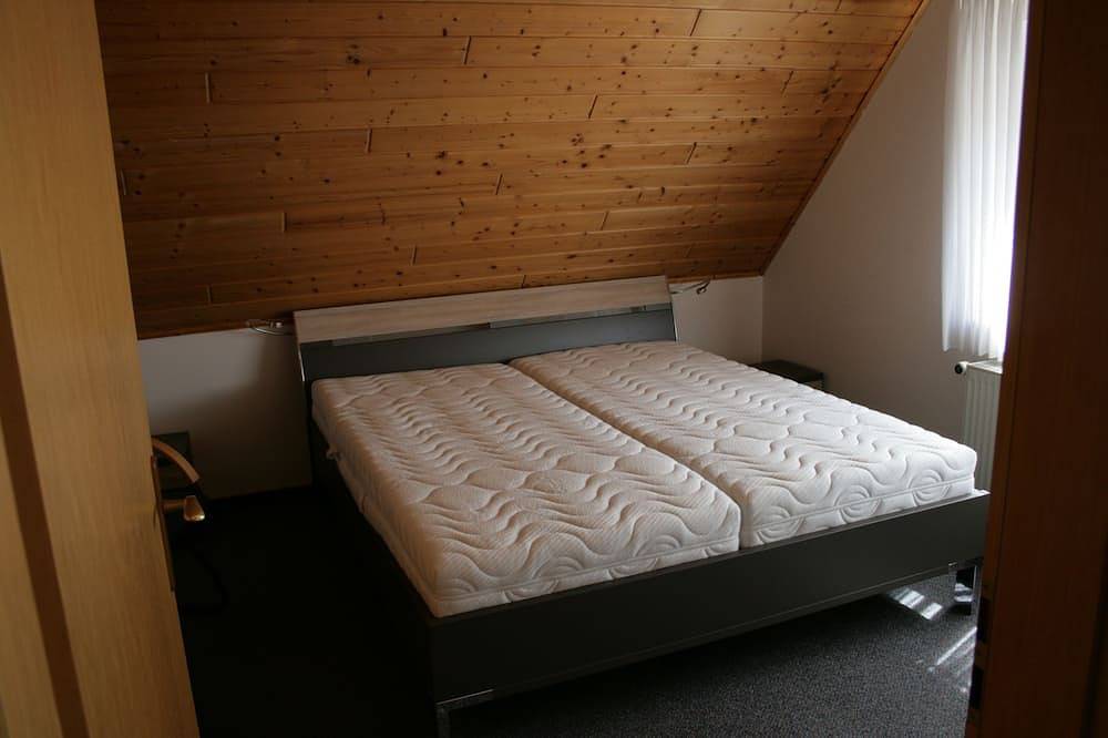 Ganze Wohnung, Helle freundliche Ferienwohnung mit geräumigen Balkon zu vermieten in Moormerland, Ostfriesland