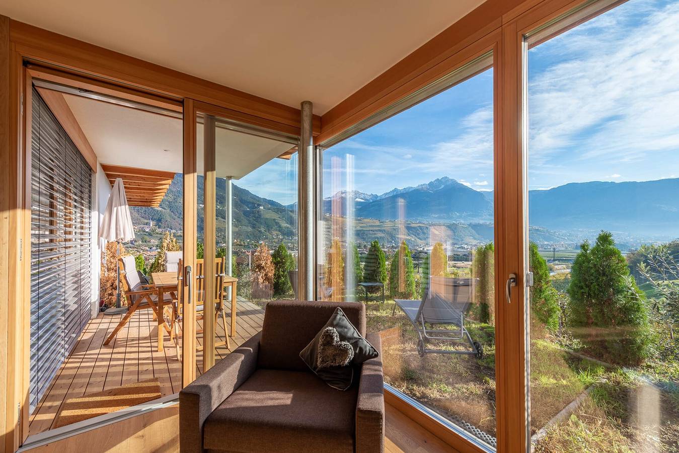 Chalet 'Moosbichlerhof Celina' mit Bergblick, Gemeinschaftspool und Wi-Fi in Marling, Ortleralpen