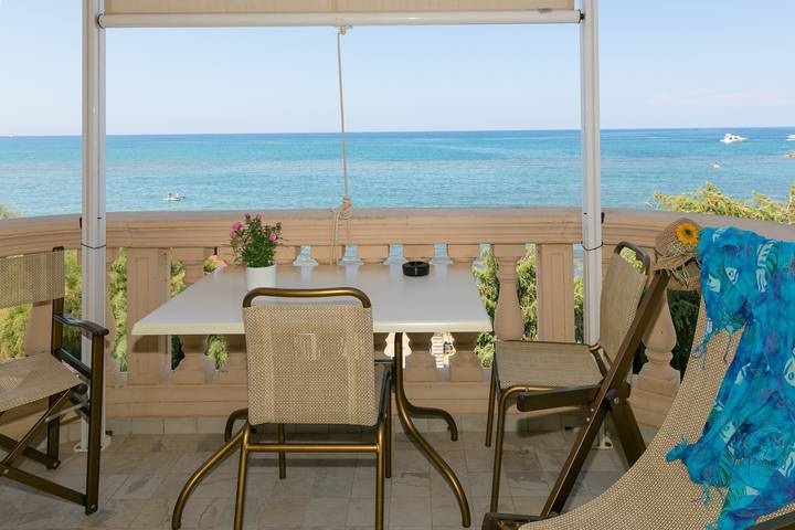 Entire apartment, Apartment 'Topazio' with Sea View, Wi-Fi and Air Conditioning in Spiaggia di Rimigliano (San Vincenzo), San Vincenzo