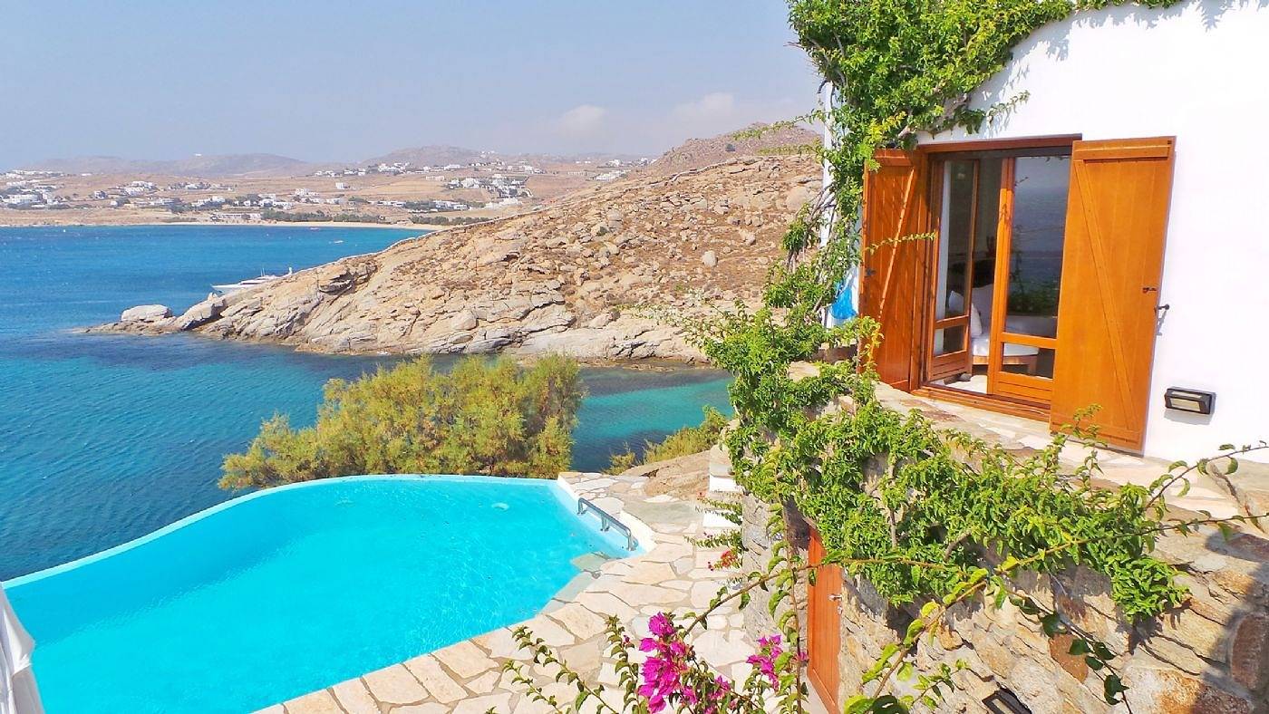Villa Zenas with direct access to the sea in Mykonos