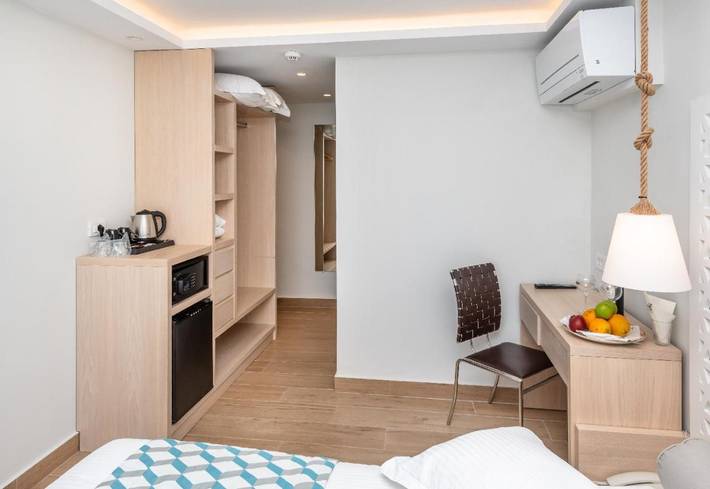 Hôtel, avec Balcon et Terrasse ainsi que Jardin et Piscine dans Cos Ville - 2